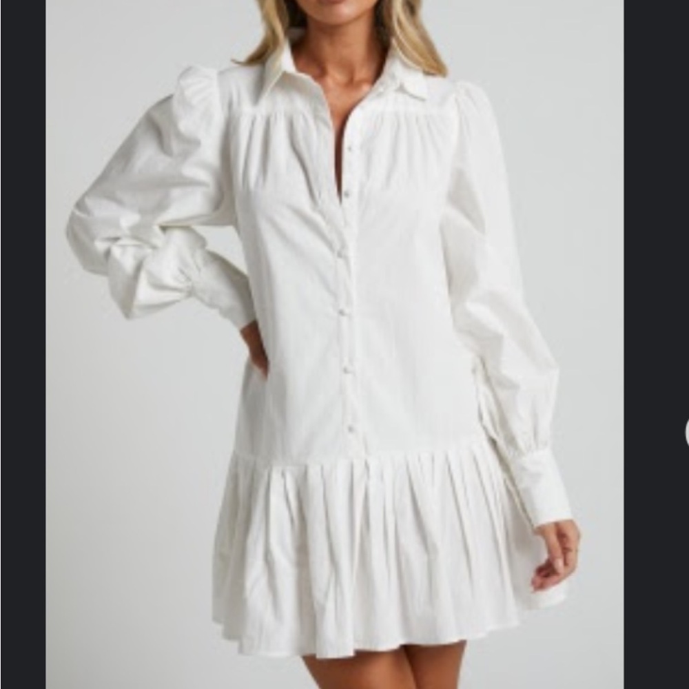 WHITE BRYDIE BLOUSON SLEEVE PLEAT HEM SHIFT SHIRT DRESS IN WHITE